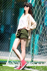 组图：祖海时尚街拍写真 热裤休闲美腿吸晴