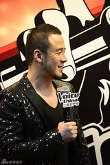 组图：萧敬腾助阵杨坤当梦想导师 坦言太纠结