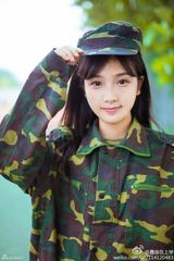 组图：浙大军训女神网络爆火 长相清纯甜美