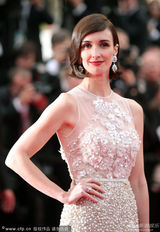 组图：帕兹-维嘉红唇白裙争艳尼克-基德曼