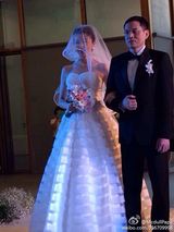 独家：孙菲菲结婚现场 与新郎幸福喂食