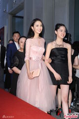 组图：陈思成佟丽娅台湾秀恩爱 撑《北爱》展映