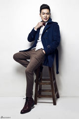 组图：万思维神秘电眼魅力 绅士版柯南神还原