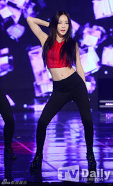 组图：《冠军秀》Super Junior夺首冠 成员兴奋摆剪刀手