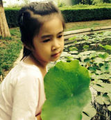 组图：沙宝亮7岁女儿近照曝光 神似老婆朱娜