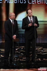 组图：陈哲艺获最佳新导演奖 狄龙吴宇森颁奖