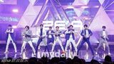 组图：《MCD》众星献唱 EXO11人献双曲舞台