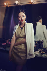 组图：新星刘小小时尚写真 展现多面魅力