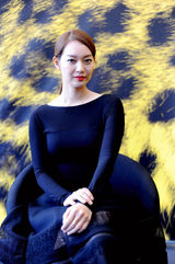 组图：《庆州》亮相影展 申敏儿拍写真端庄秀丽