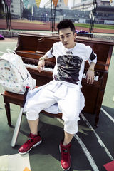 组图：MIC男团王浩发单曲 校园风写真曝光