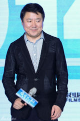 组图：韩寒新片724映 郭敬明附体谢小时代粉丝