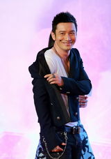 组图：黄晓明成送嫁男神 范冰冰“男友”成迷