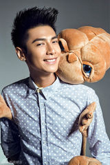 组图：罗云熙时尚大片尽现鬼马可爱风