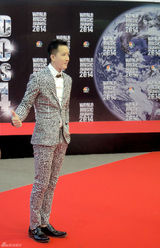 组图：韩庚获WMA最佳男艺人成首位华人表演嘉宾