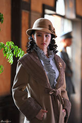 组图：《十月围城》刘小小民国照 或可爱或优雅