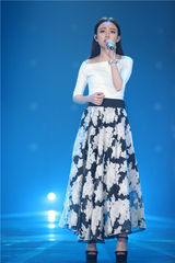 组图：尚雯婕霸气翻唱水果姐 黑豹主唱引尖叫