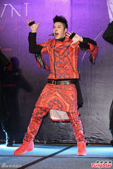 组图：潘玮柏自创激速舞 模仿打呼不怕金钟魔咒