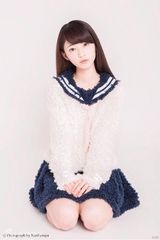 组图：双马尾萌妹杉野静香走红网络 身高154cm娇小可爱