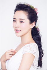 组图：颜丹晨梦幻新娘写真 诠释幸福女人