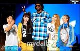 组图：Snoop Dogg韩国开唱 2NE1任嘉宾热情助演