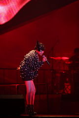 组图：许茹芸北京开唱 梁静茹梁咏琪助阵