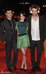 高清组图：《新月》英国粉丝见面会 斯图尔特雷人装