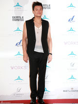 组图：SJ东方神起2PM等出席UAM开业派对