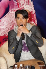 组图：郭富城出席记者会玩混搭 上海演唱会将举行