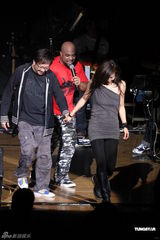 组图：陈杰演唱会众星捧场 林忆莲陈奕迅做嘉宾