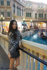 组图：《情定大饭店》澳门杀青 韩雪裸妆成熟优雅