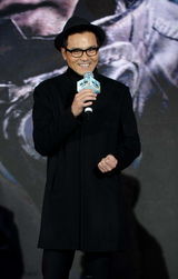 组图：刘德华自信体形好仍年轻 二胎尚需努力