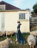 幻灯图：金泰熙田园写真清新自然 化身牧羊女美艳依旧