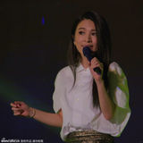 组图：田馥甄亮相歌迷会 单身主义把握当下就好