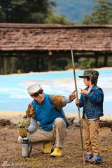 组图：爸爸开启丛林大冒险 金曲歌王曹格落泪