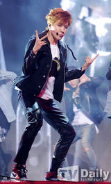 组图：防弹少年团开发布会 展现男性魅力