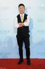 组图：何炅叶璇许茹芸等群星出席时尚盛典