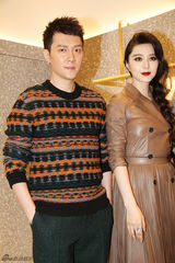 组图：冯绍峰时尚品牌开幕剪彩 新戏即将开拍