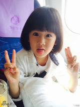 组图：贝儿表情包来喽！呆萌搞怪难掩少女心