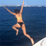 组图：“吸血美少女”妮娜湿身淋冰水 大秀爆乳