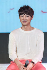 独家：神话JUNJIN空降上海 与粉丝开心互动