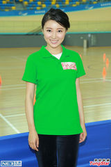 组图：朱晨丽母亲节赠大红包 黄心颖越洋献花