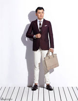 组图：郭家铭曝杂志大片 西装革履显时尚魅力