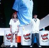 组图：日本男团现场脱衣 锦户亮领队友cosplay