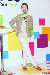 组图：林依晨变女版都敏俊 英国台湾瞬移捞金