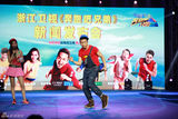 组图：中国版跑男明星甩形象包袱 Angelababy姿势妩媚