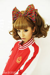 组图：辣妈若槻千夏关闭博客 10年博文划句号