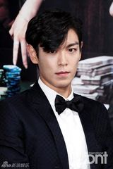 组图：崔胜贤Top宣传19禁新片与申世京谈笑