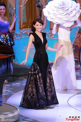 组图：李云迪钢琴伴奏 港姐众佳丽齐跳溜冰舞