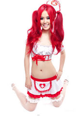 组图：鹿可儿制服写真半裸出镜 身材火辣性感