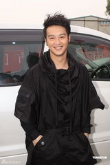 高清图：刘德华梁朝伟阿娇(钟欣桐)出席活动星光耀眼